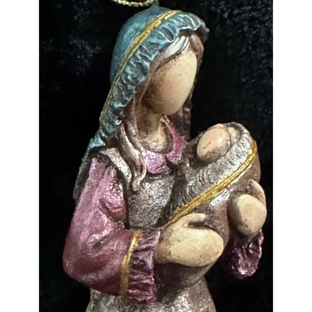 Mother Mary‎ And Baby Jesus Christmas Ornament Vintage 2007